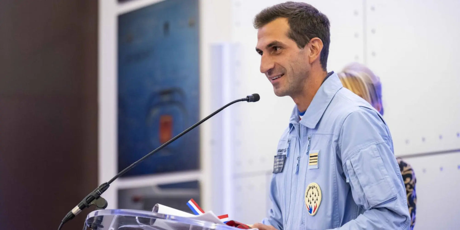 La-Patrouille-de-France-récompensée-par-le-prix-ICARE-2023 defense-zone.com