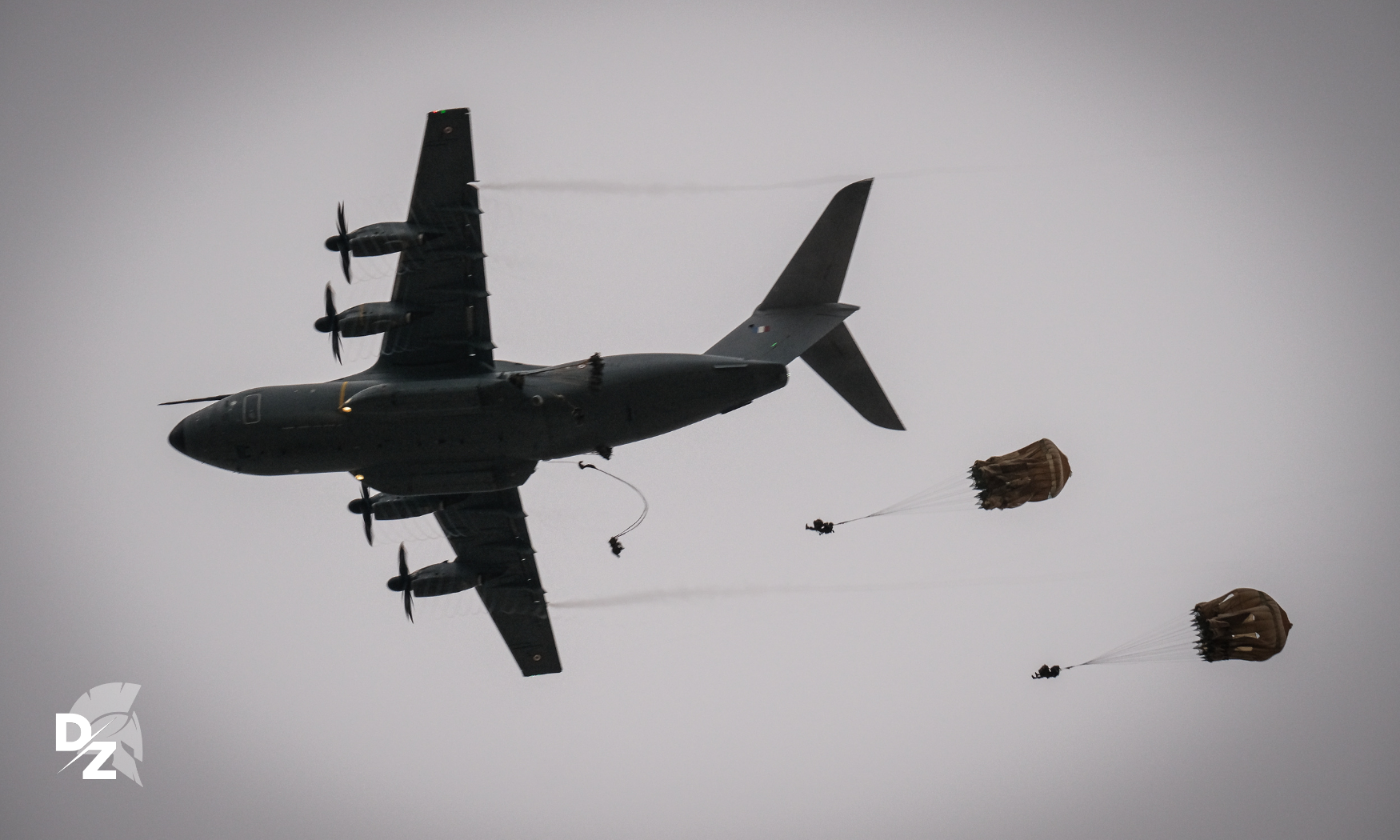 Les troupes parachutistes, à l'avant-garde des conflits futurs defense-zone.com