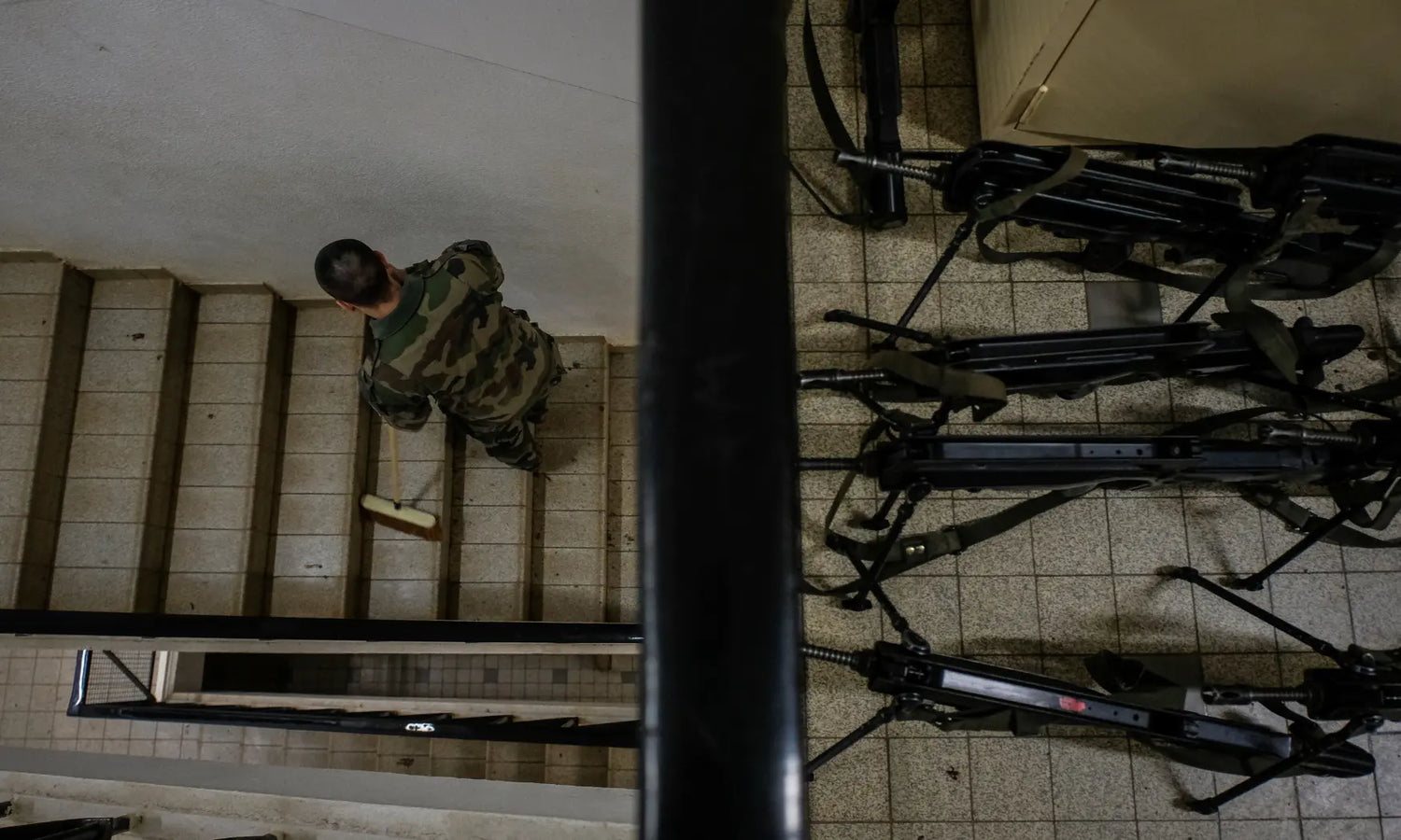 S'engager dans l'armée sans diplôme : ce que l'institution promet, ce qui attend vraiment les recrues defense-zone.com