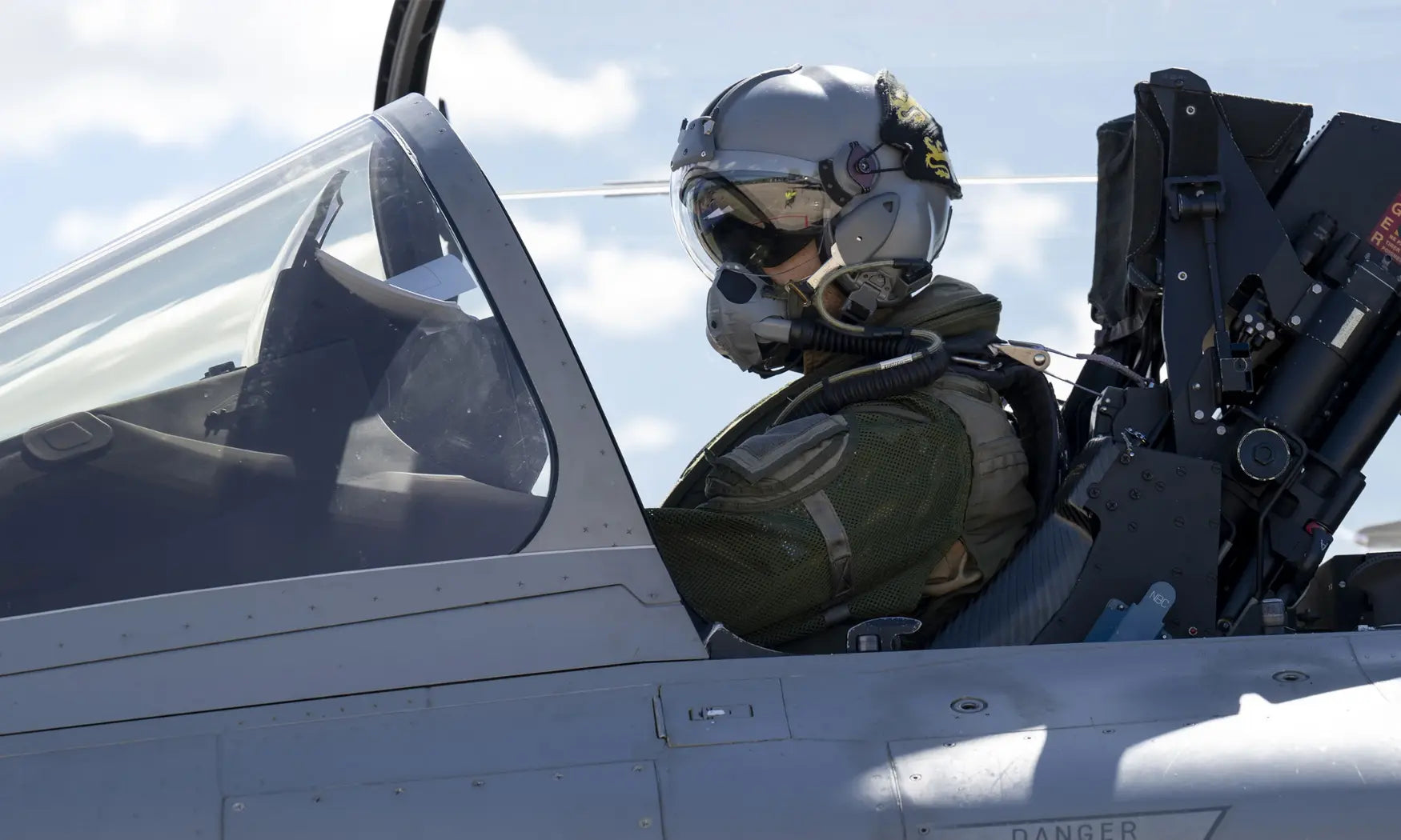 Devenir pilote de chasse en 2026 : EOPN, sélection, formation — et seulement 50 élus par an defense-zone.com