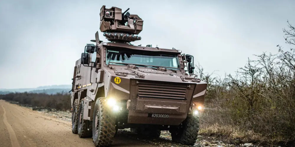 Nexter-Thales-et-Arquus-livrent-le-500e-blindé-Griffon-à-la-DGA defense-zone.com
