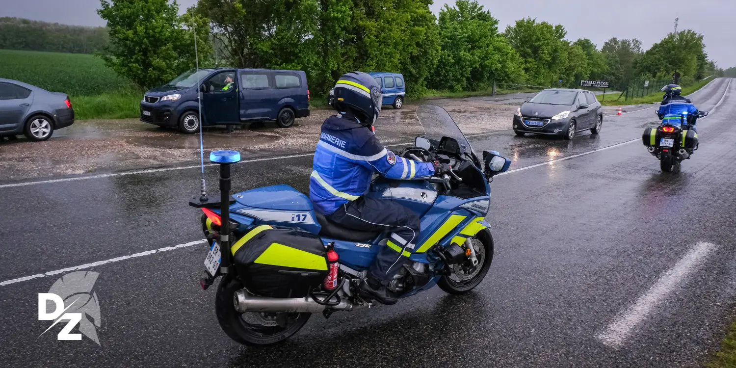 Équipements-moto-les-indispensables defense-zone.com