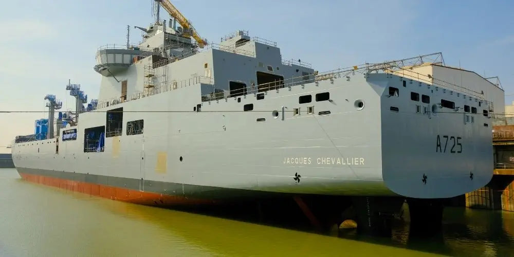 Mise-à-l-eau-du-bâtiment-ravitailleur-de-forces-Jacques-Chevallier defense-zone.com