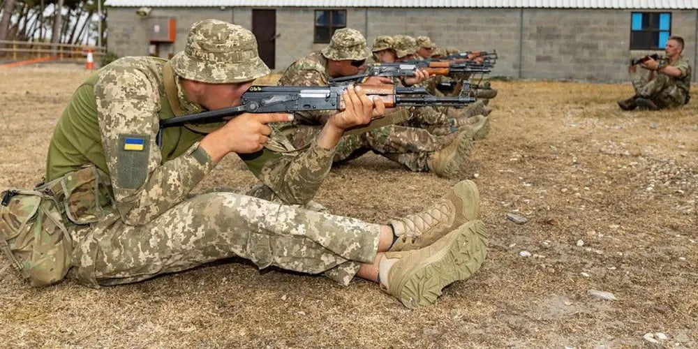 Guerre en Ukraine : le programme britannique de formation des citoyens ukrainiens prend de l'ampleur defense-zone.com