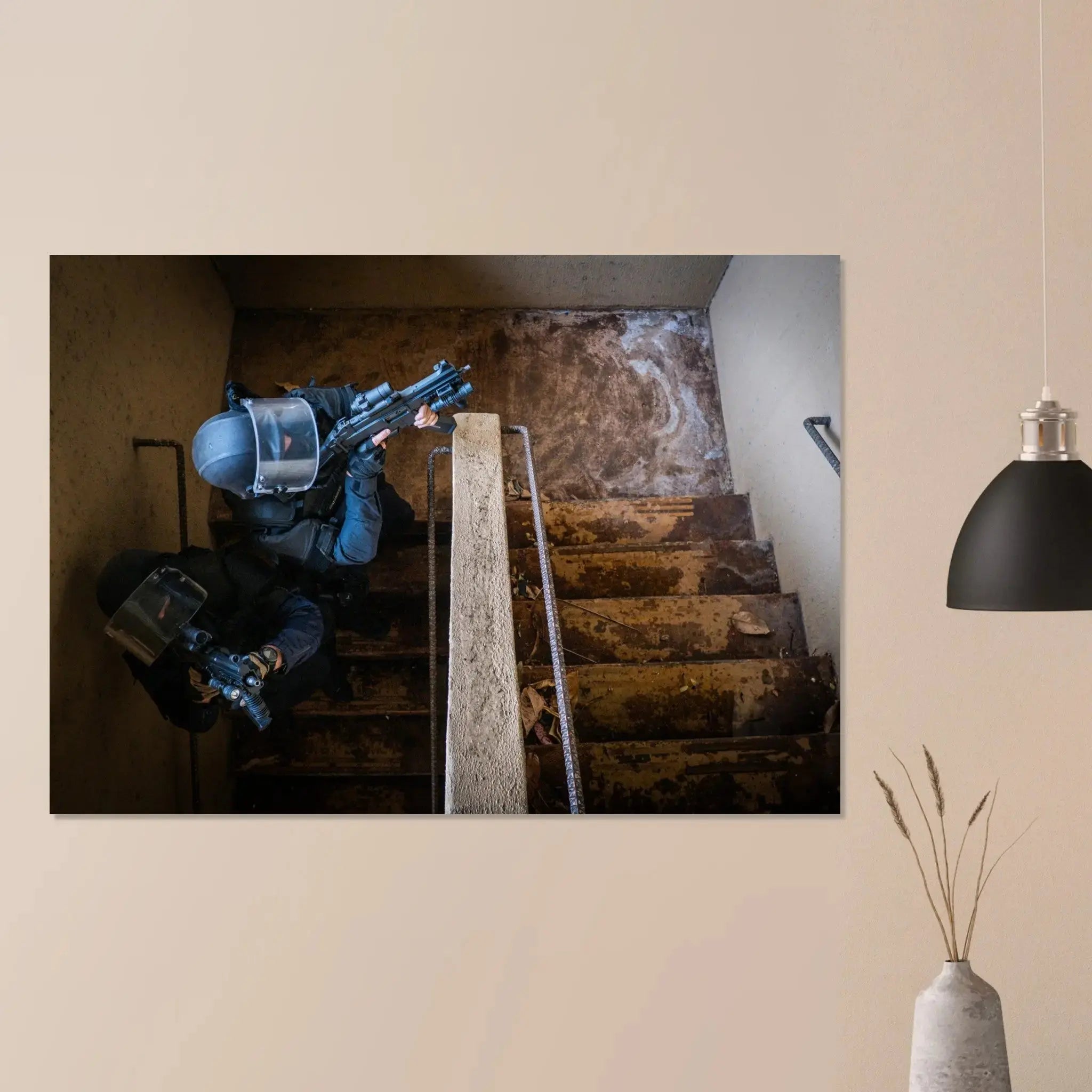 Poster Photo - Des opérateurs du GIGN en manoeuvre dans un hôtel defense-zone.com