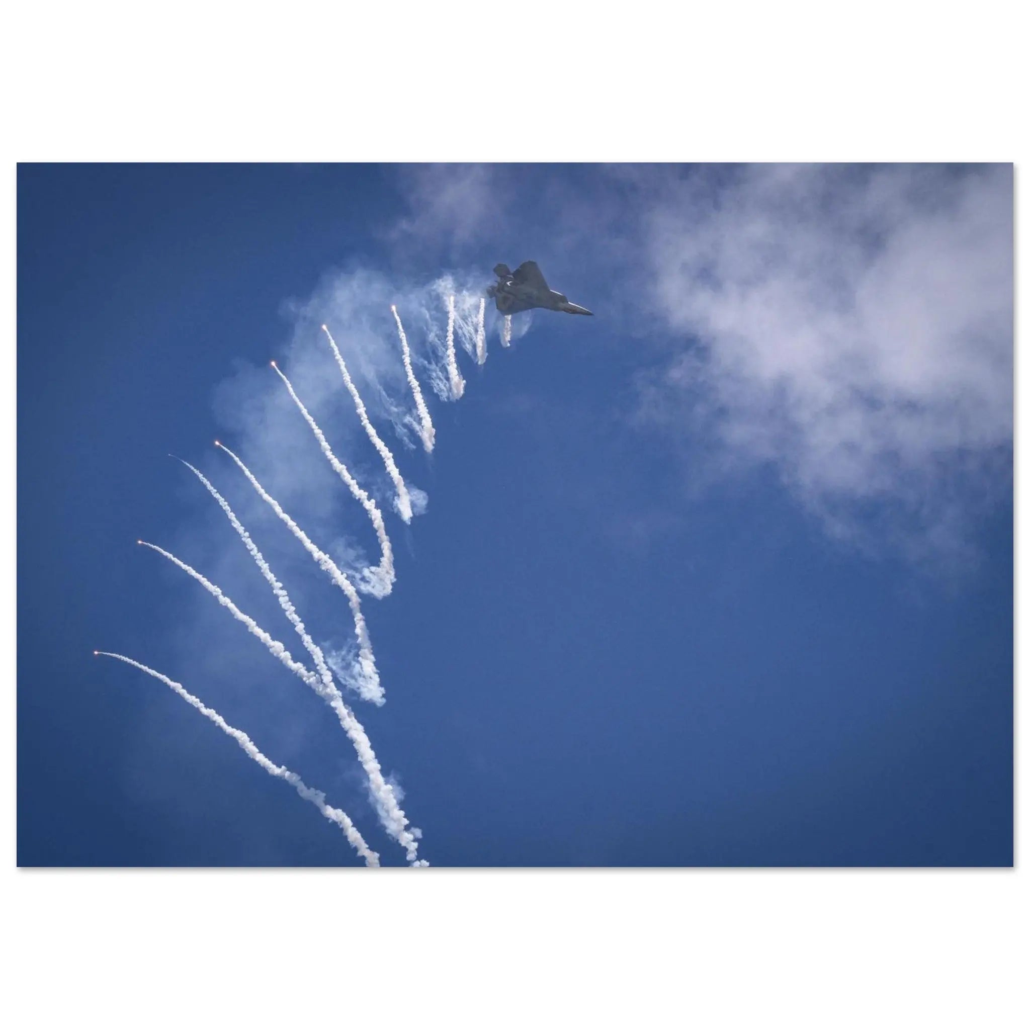 F-22 Raptor larguant des contre-mesures — tirage photo