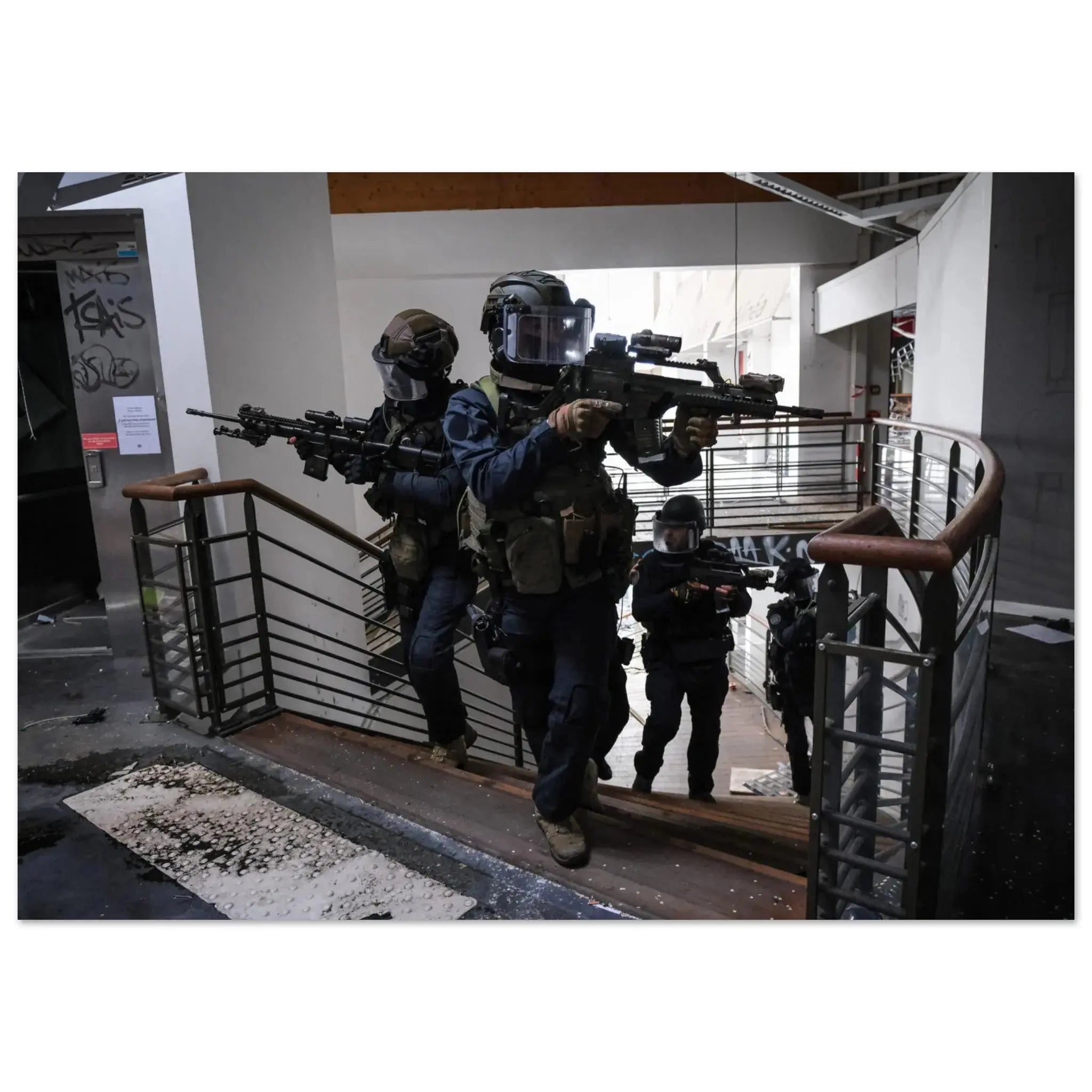 Poster Photo - Exercice de combat localisé pour le GIGN defense-zone.com