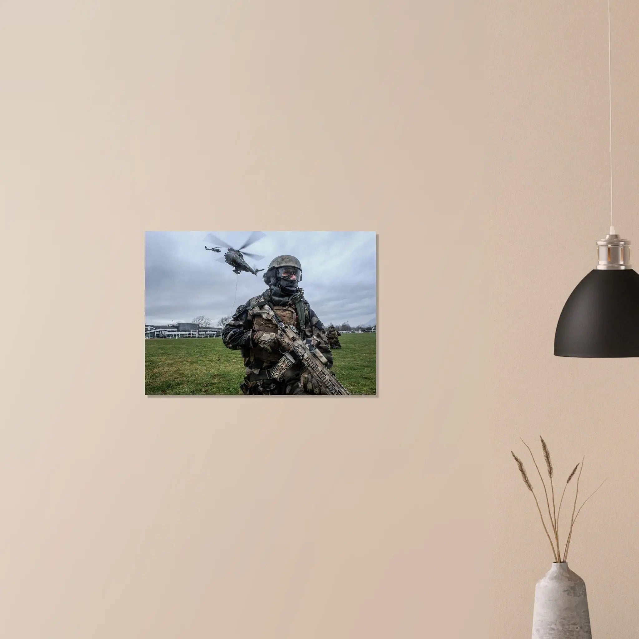 Poster Photo - Un membre du GCM en manoeuvre avec des hélicoptères de l'Alat defense-zone.com
