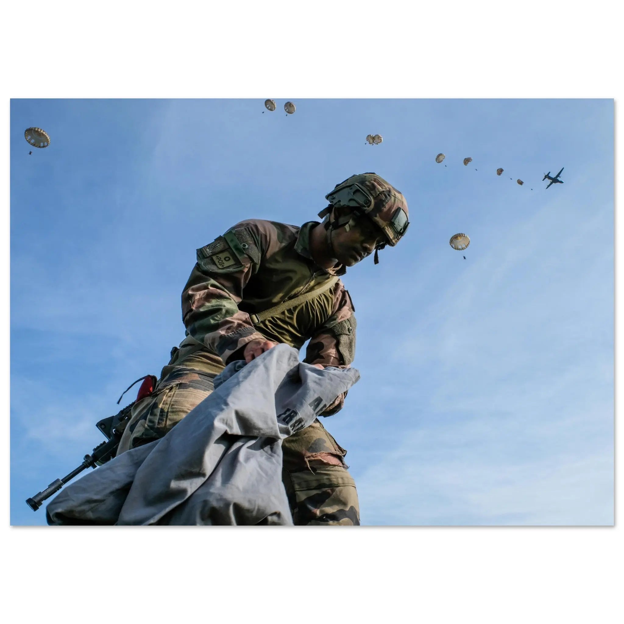 Poster Photo - couverture de notre livre "Paras" (avec la 11e brigade parachutiste) defense-zone.com