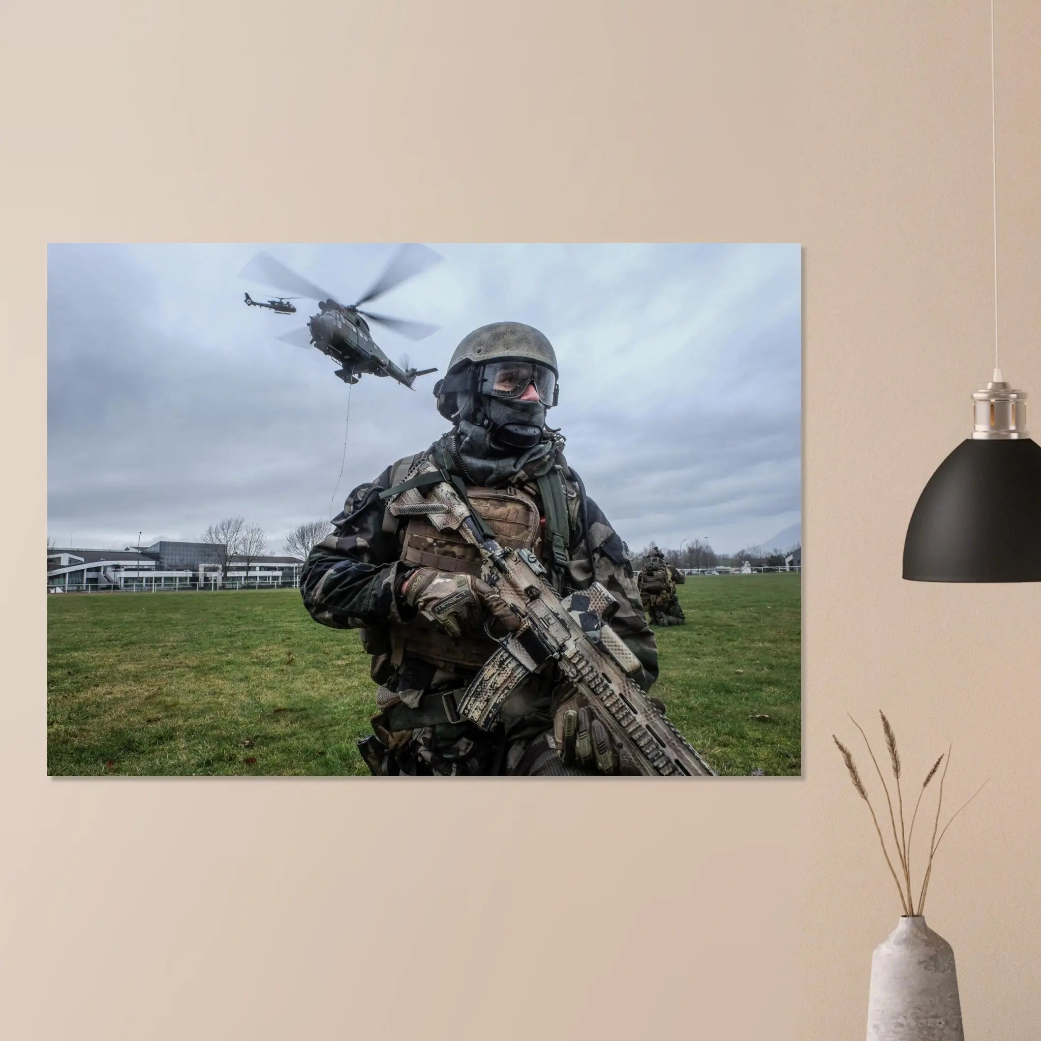 Poster Photo - Un membre du GCM en manoeuvre avec des hélicoptères de l'Alat defense-zone.com