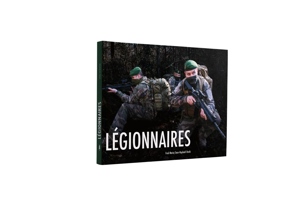 Pack immersion Légion étrangère + abonnement Premium – édition limitée (25 exemplaires) defense-zone.com