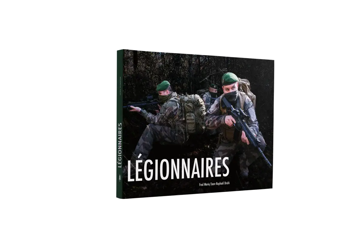 Pack immersion Légion étrangère + abonnement Premium – édition limitée (25 exemplaires) defense-zone.com