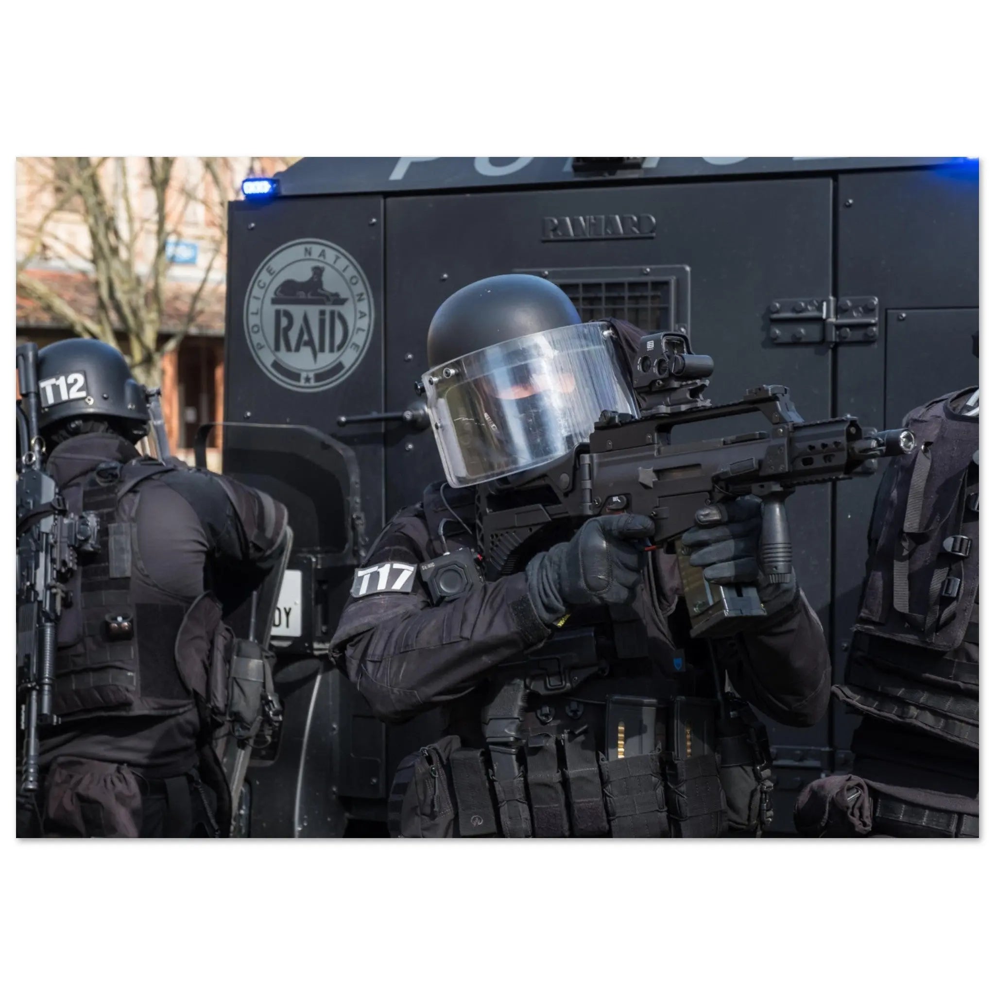Poster Photo - Opérateur du RAID à l'entraînement defense-zone.com