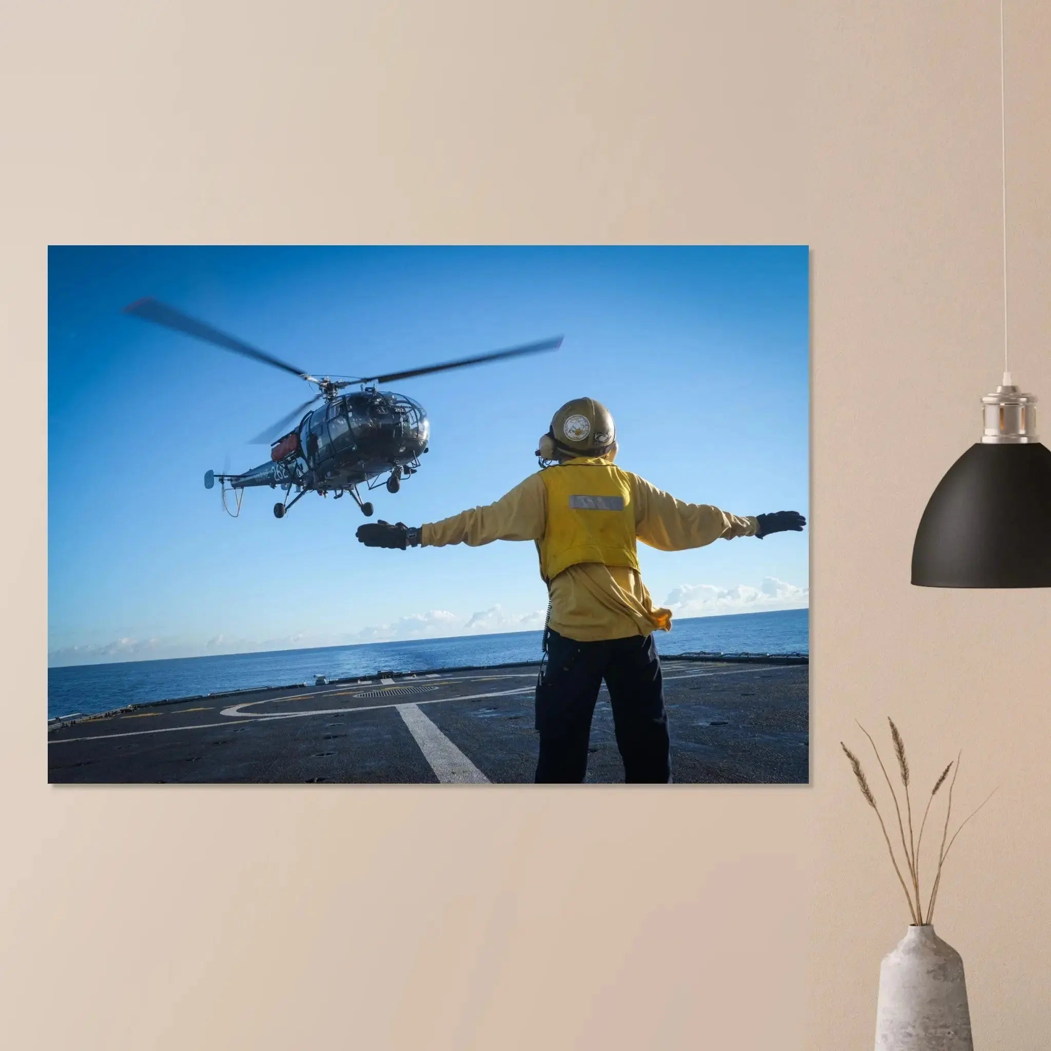 Poster Photo - Marine nationale - posé d'hélicoptère à bord d'un PHA defense-zone.com