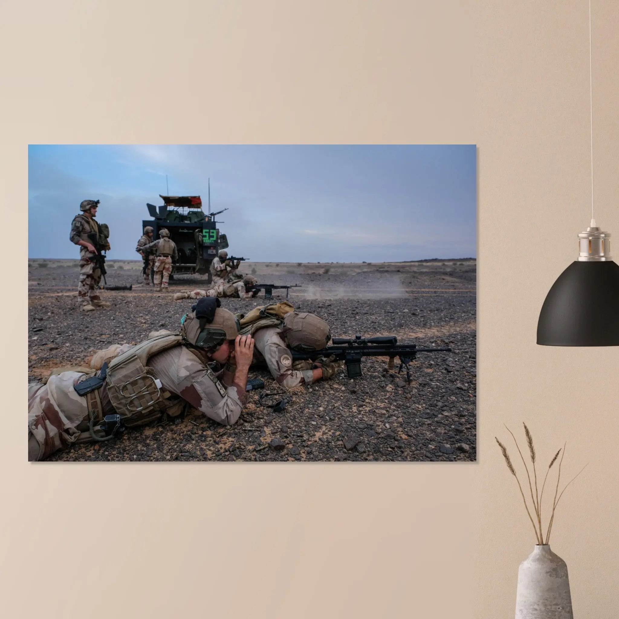 Poster Photo - Séance de tir dans le désert du sahel (opération Barkhane) defense-zone.com