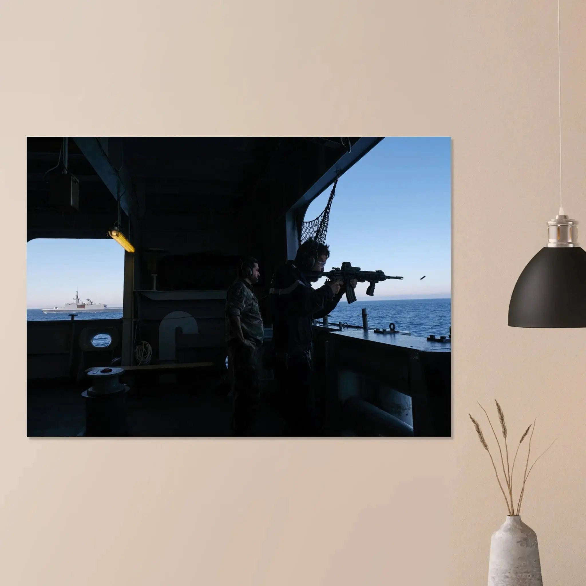 Poster Photo - Marine nationale - Séance de tir à bord d'un porte-hélicoptères defense-zone.com