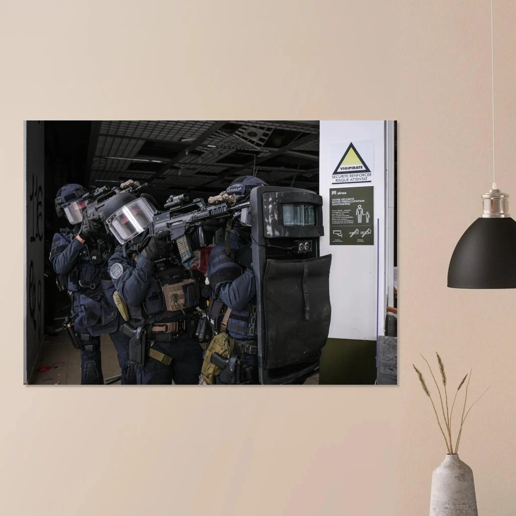 Poster Photo - Opérateurs d'une antenne locale du GIGN (Toulouse) defense-zone.com