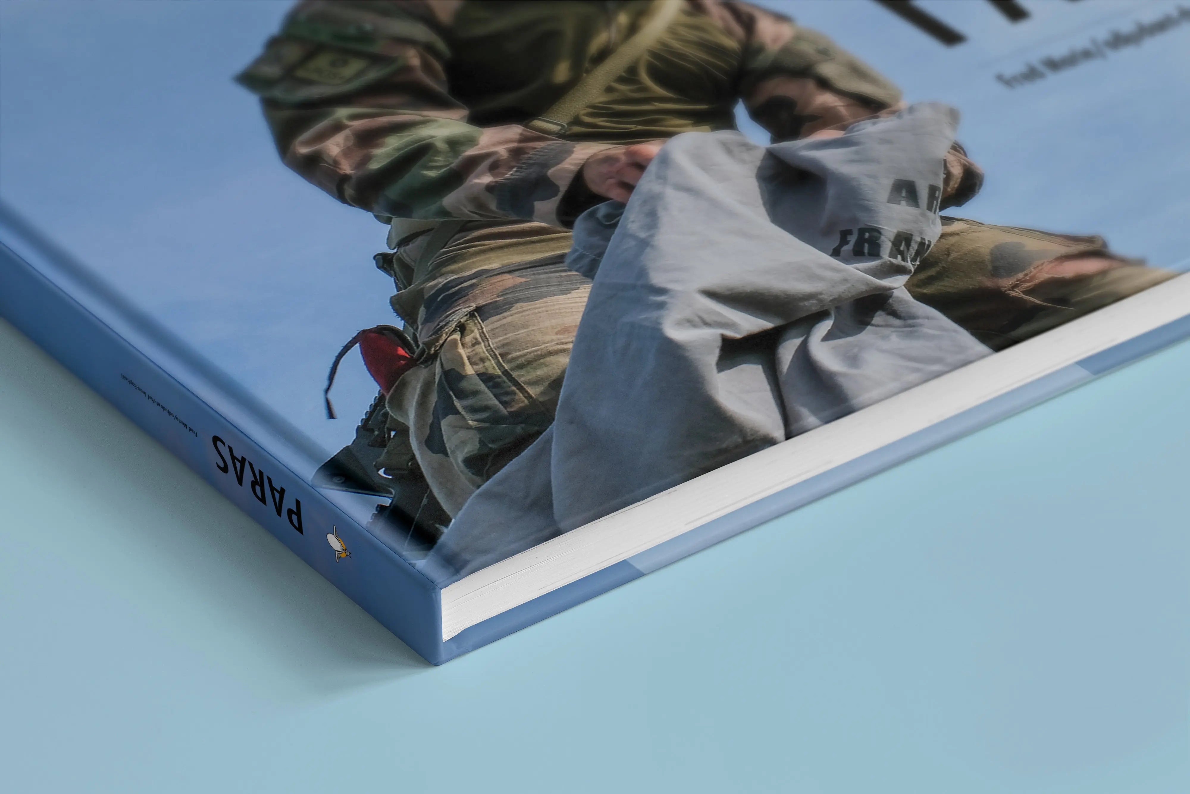 Livre Photo "Paras" defense-zone.com