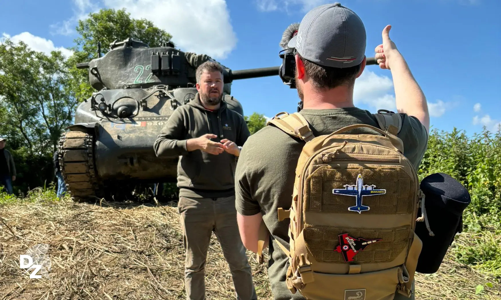 Du sable d'Omaha Beach à TikTok : les influenceurs du devoir de mémoire defense-zone.com