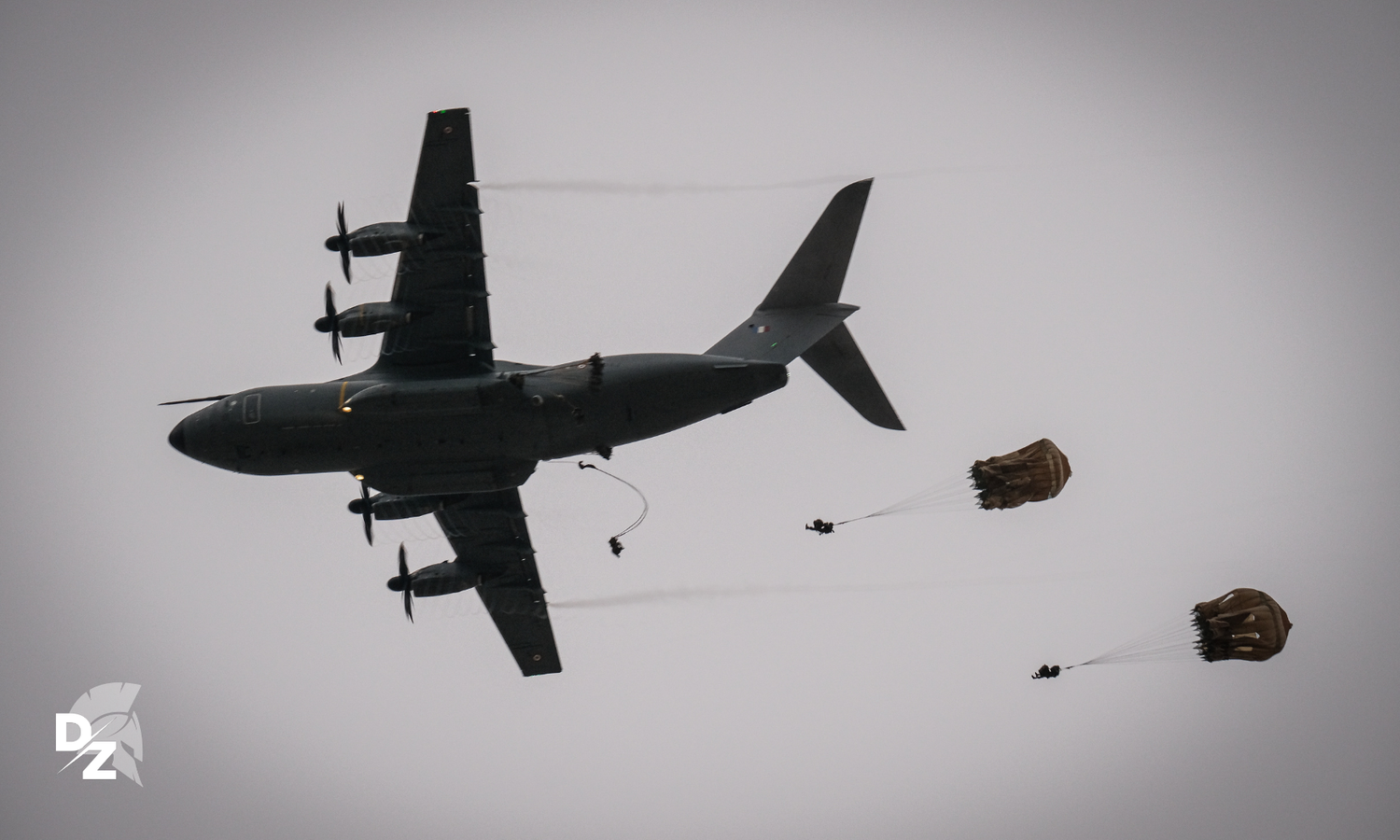 Les troupes parachutistes, à l'avant-garde des conflits futurs defense-zone.com