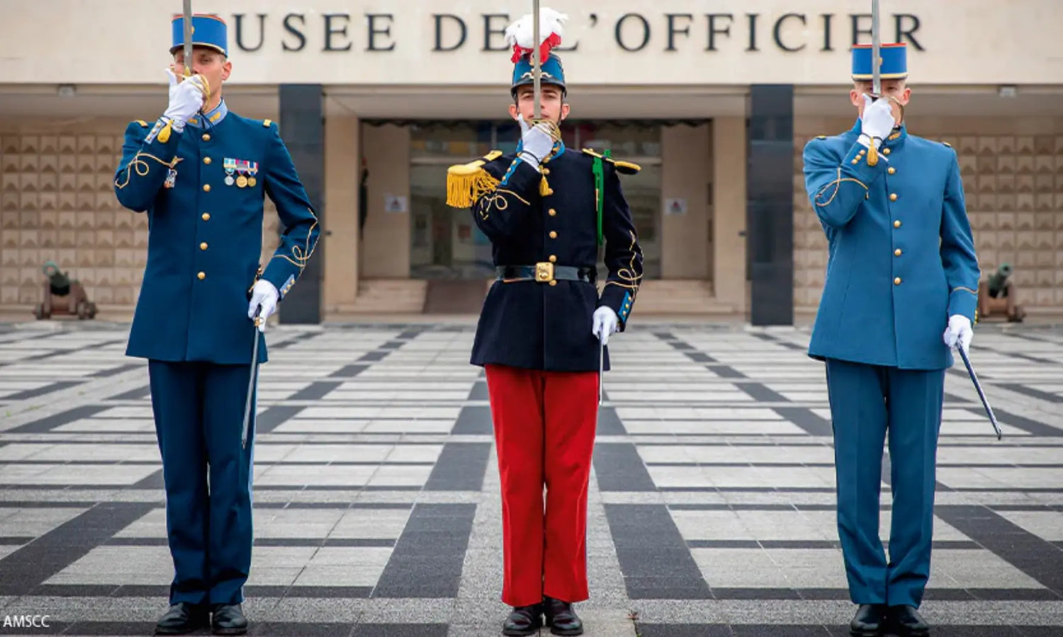 Sous-officier ou officier : quelle voie choisir selon son diplôme et son profil ? defense-zone.com