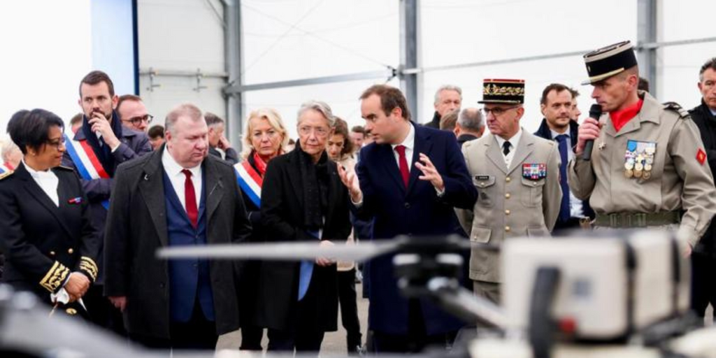 Elisabeth Borne et Sébastien Lecornu ont inauguré l’École des drones de l’armée de Terre