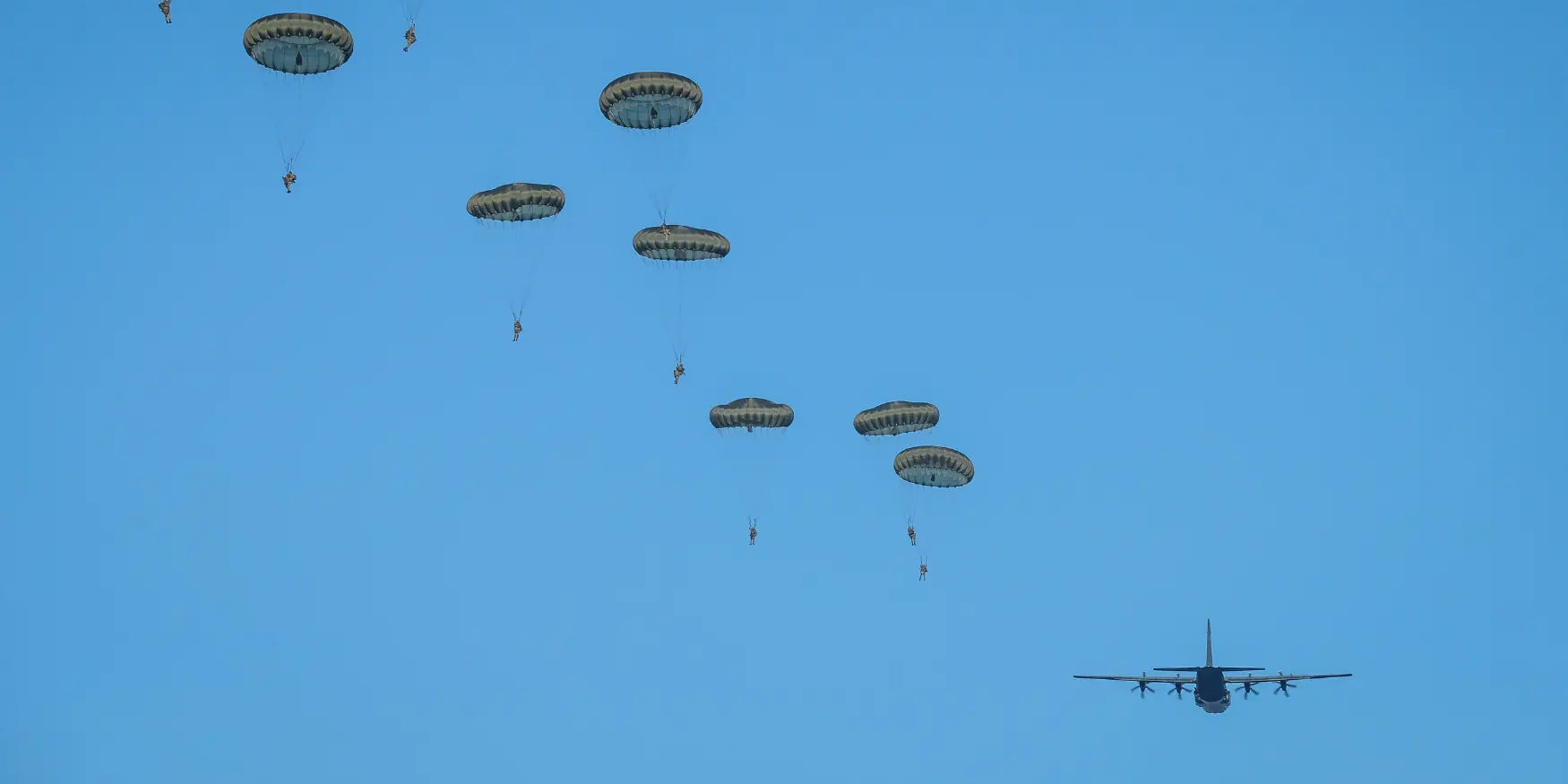 Les unités parachutistes dans le monde : comparaison des doctrines et des modèles d’emploi