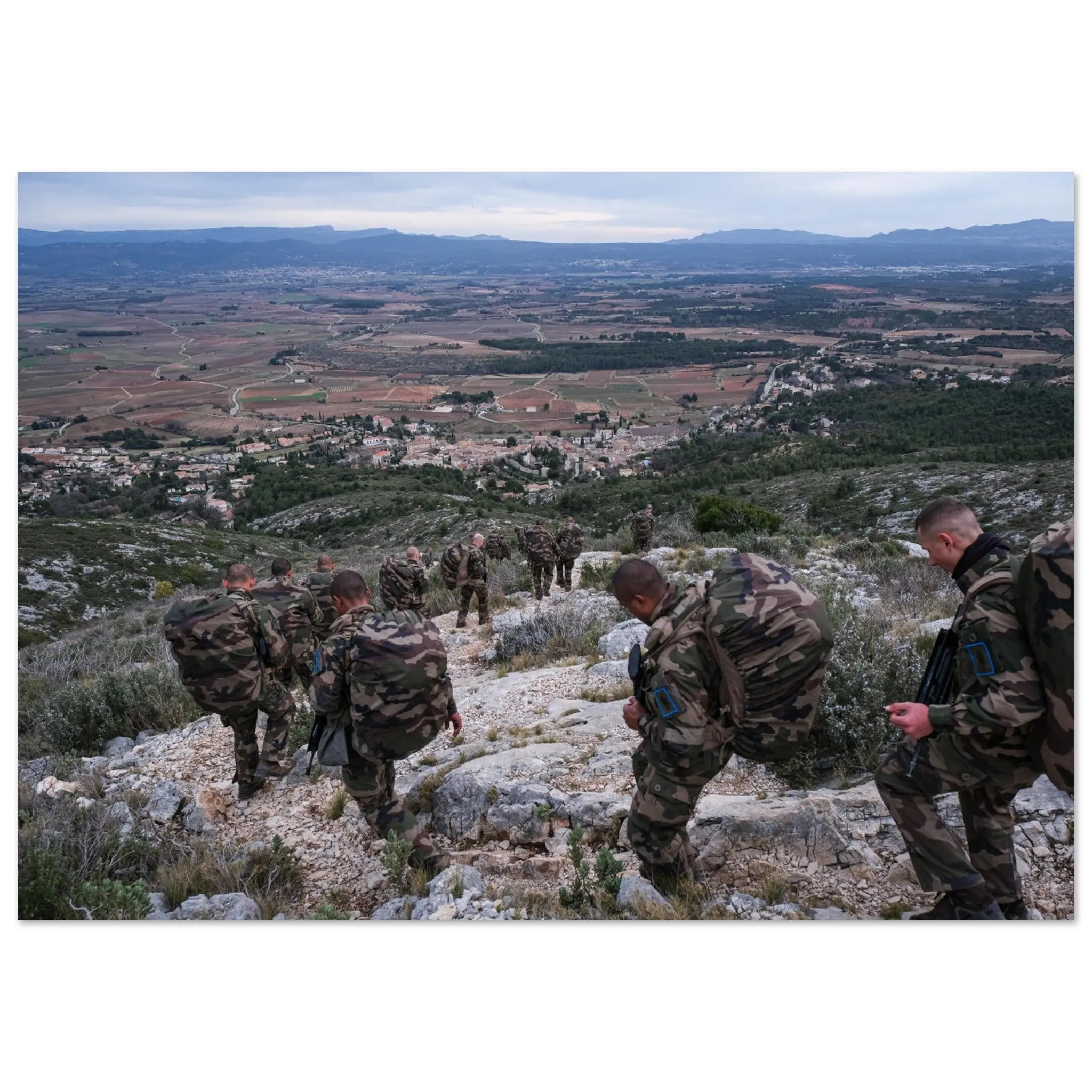 Poster Photo - Marche pour le képi blanc du côté de Puyloubier (Légion étrangère) defense-zone.com