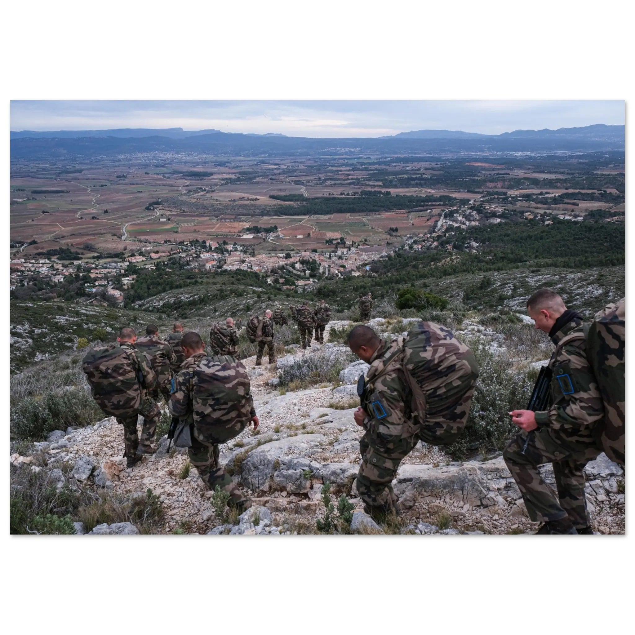 Poster Photo - Marche pour le képi blanc du côté de Puyloubier (Légion étrangère) defense-zone.com