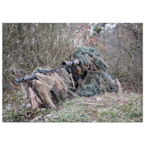 Tireur d'élite du 8e RPIMa camouflé en végétation — tirage photo